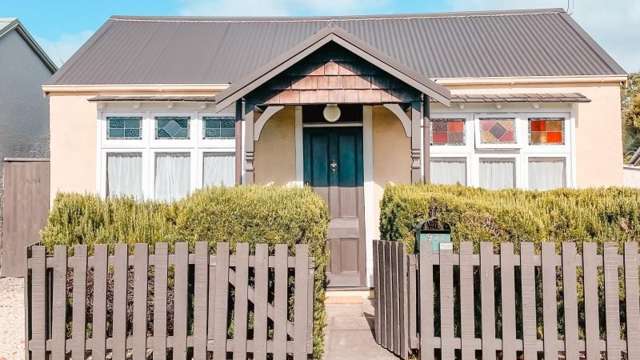 Delightful  2 bedroom renovated Cottage St Albans