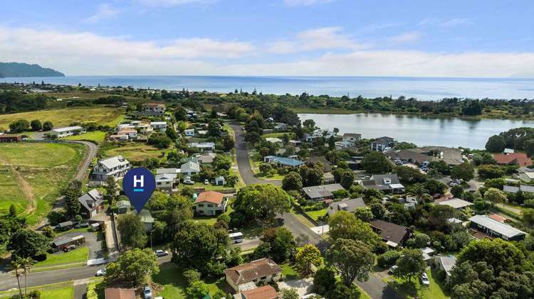 2 Adela Stewart Drive Athenree_28