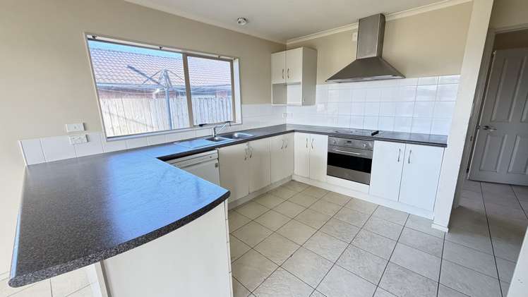 24 Stranraer Crescent Wattle Downs_3