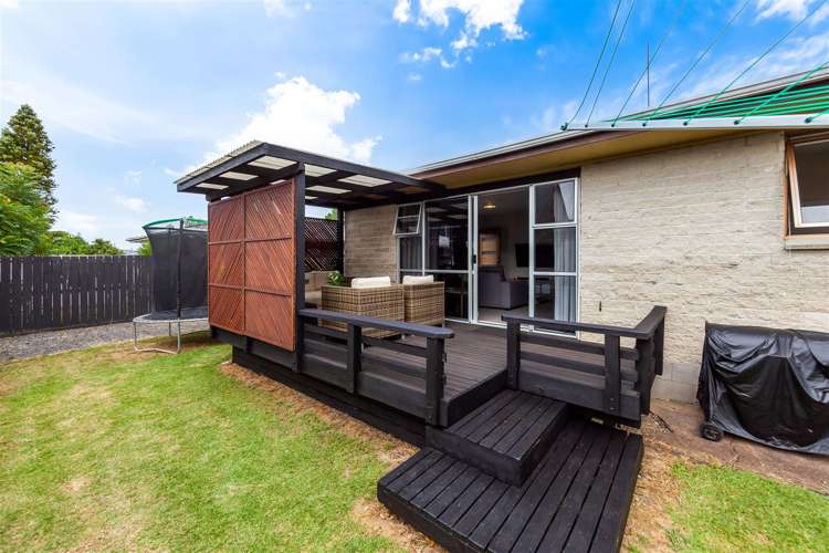 2/201 Henderson Valley Road Henderson_11