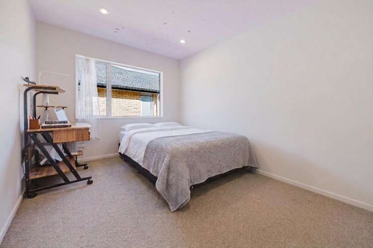 10 Helianthus Avenue Flat Bush_16