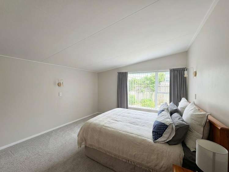 2/22 Francis Drake Street Waipukurau_5