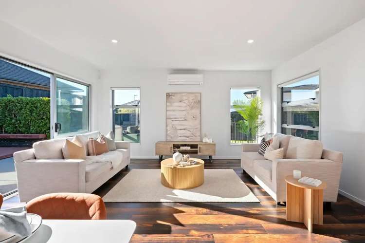 6 Kingston Court 2743_5