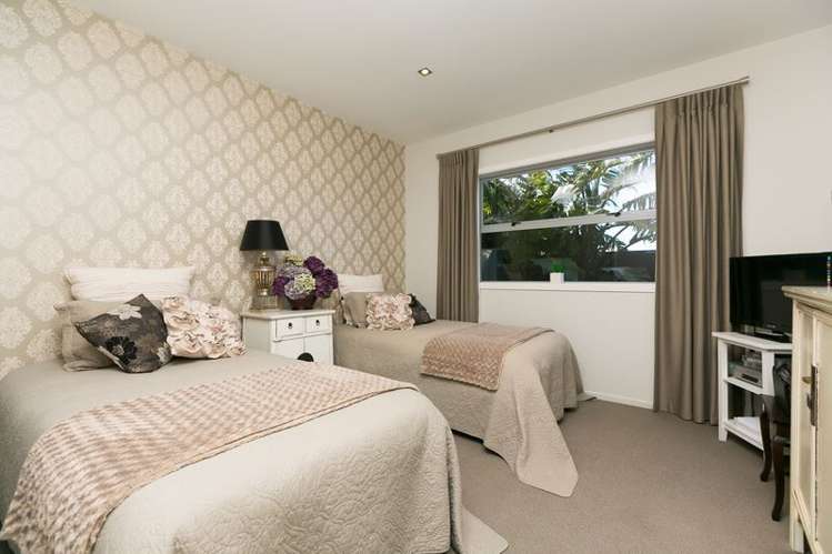 9c Dolphin Parade Bell Block_59