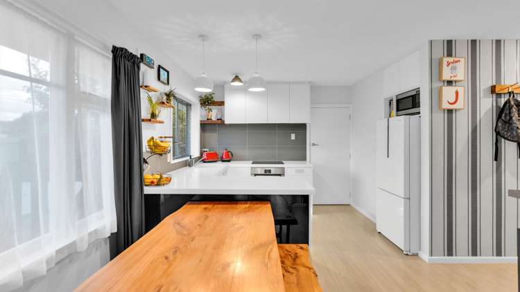 19 Brockenhurst Street Aranui_6