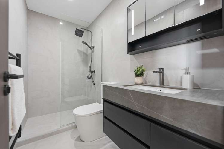 24 Thorp Street St Johns_12