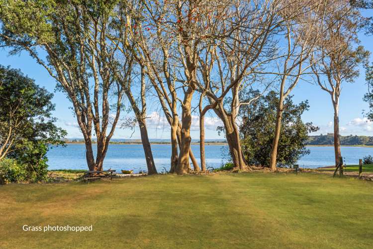 594 Pukehina Parade_0