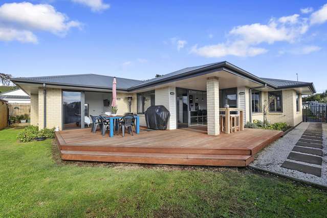 MODERN COMFORT, EASY-CARE LIFESTYLE