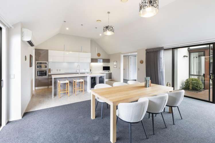 6 Waterstock Way Parklands_13