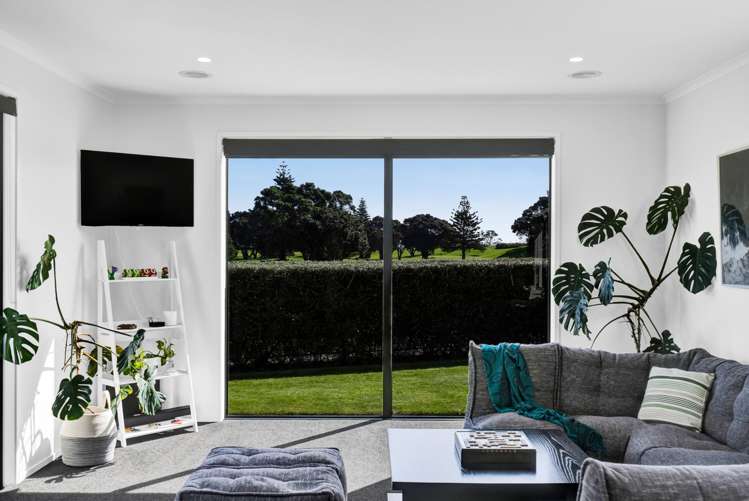 6 Pebble Beach Court Waiwhakaiho_16