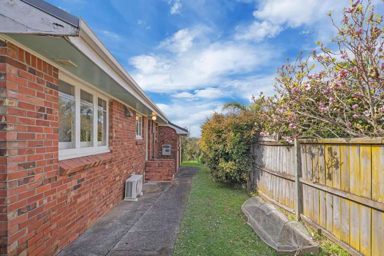 2/7 Greenhill Crescent Pakuranga Heights_18