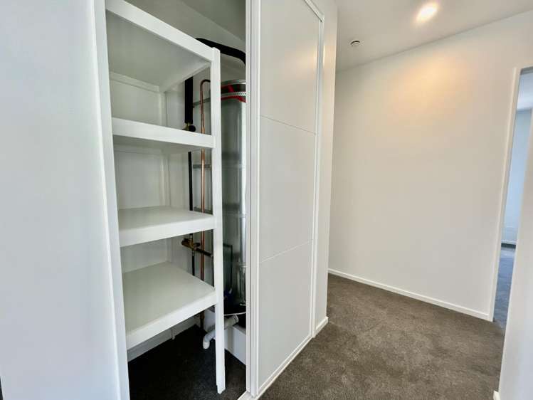 86 Monarch Drive 11103_14