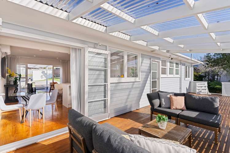 8 Surat Place Glen Eden_24