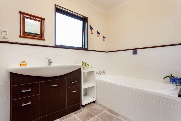 12 Crabb Road Hauraki Surrounds_14