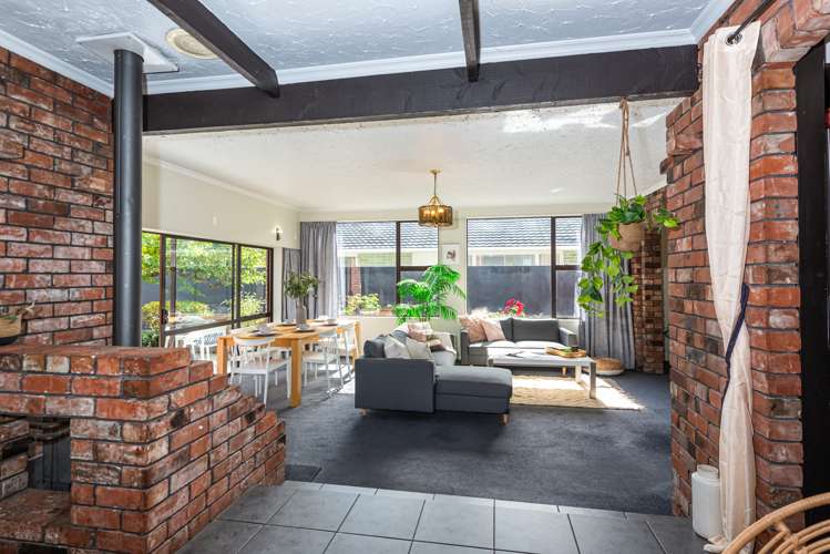 327 Avonhead Road Avonhead_11