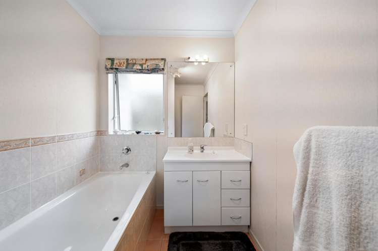 57 Carisbrook Crescent Papakura_11