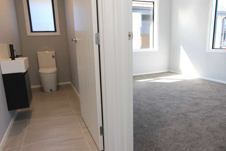 3 Hurricane Way Burleigh_14