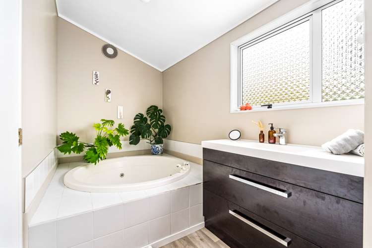 48 First Avenue Avenues_17