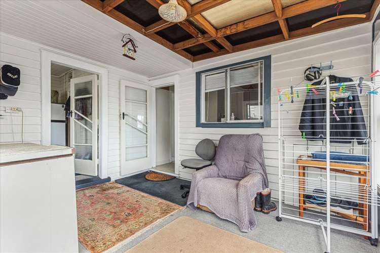 43 North Street Mokau_13