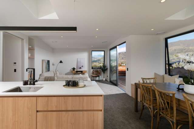 2/87 Mills Road Wanaka_4
