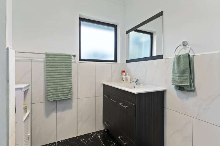 22 Everglade Drive Goodwood Heights_6