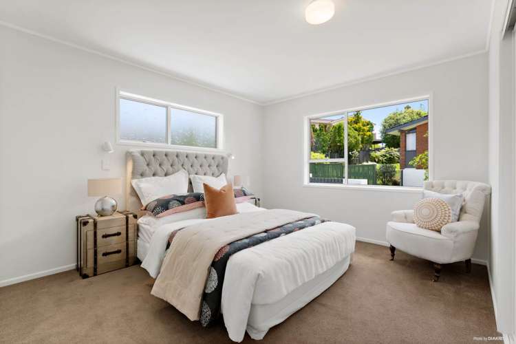 11 Nui Mana Place Te Atatu South_8