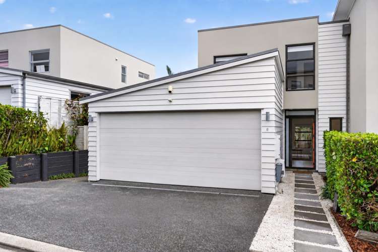 8/40 Scarlet Oak Drive_0