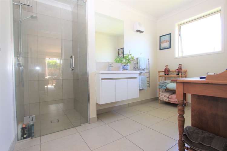 19 Korari Grove Redwoodtown_8