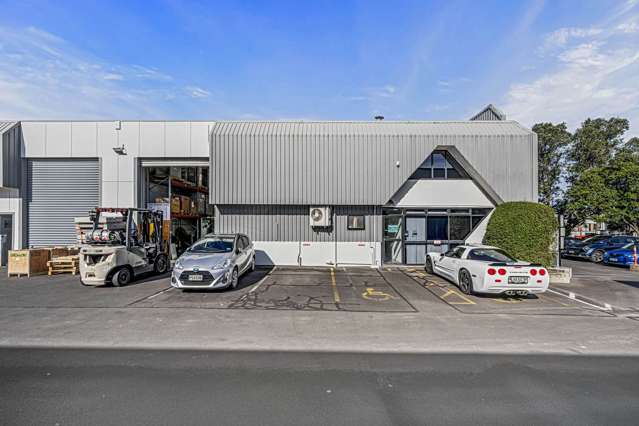 Tidy 399sqm industrial unit