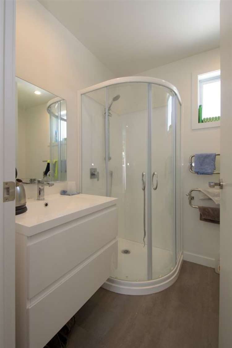 8 Mackinnon Terrace Fernhill/Sunshine Bay_12