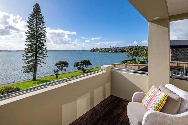 70 Bramley Drive Farm Cove_17