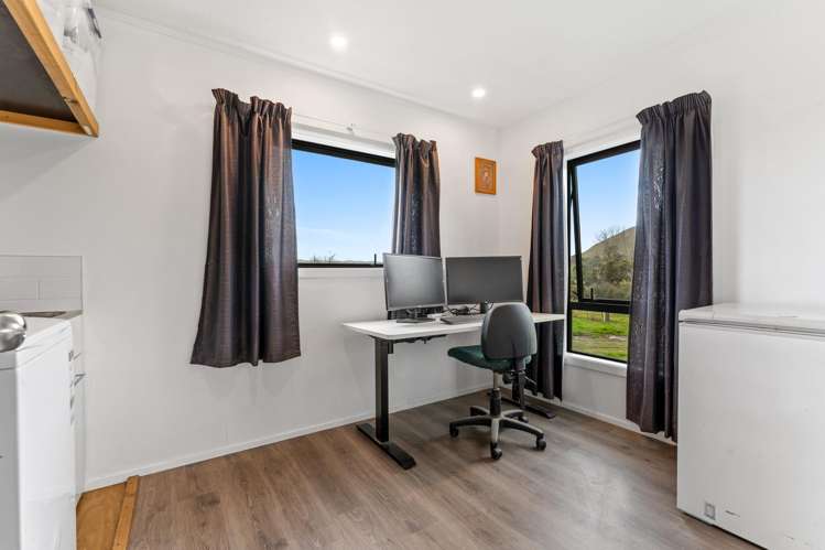 16 Guy Road Kaipara Flats_12