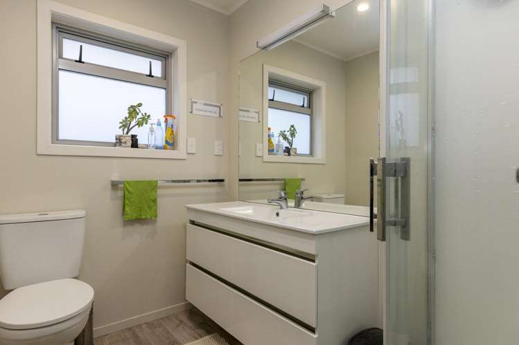 84 Taharepa Road Hilltop_13