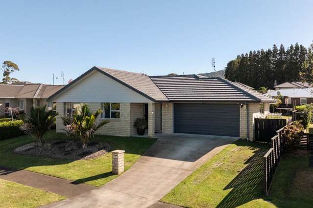 Your Dream Home Awaits at 4 Settlers Drive