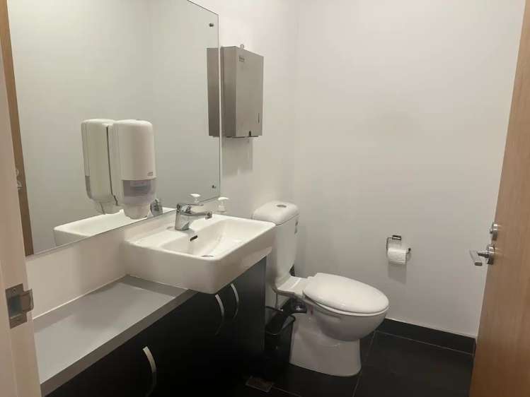 Suite 6/D4/59 Apollo Drive Rosedale_4