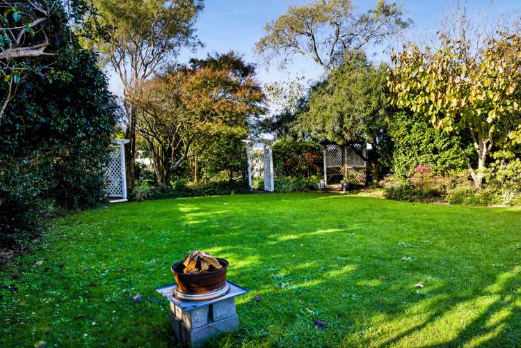 196 Seaview Road Westown_17