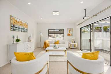 1042 Great North Road_1