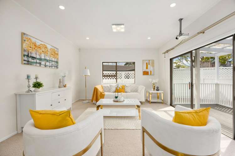 1042 Great North Road Point Chevalier_1