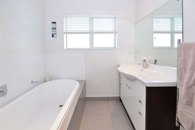 109 Alec Craig Way Gulf Harbour_17