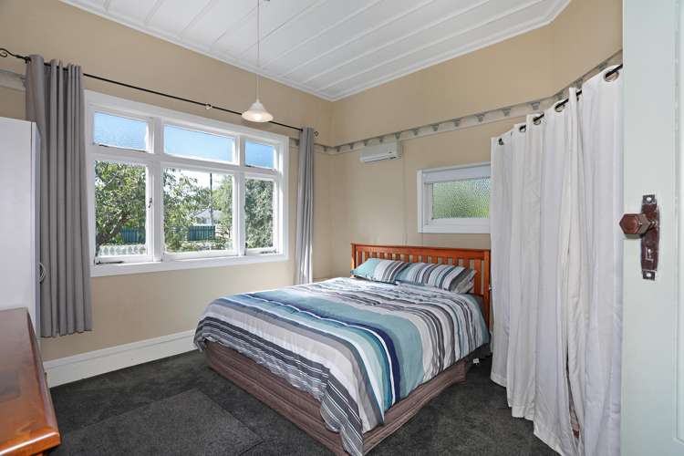 12 High Street Bulls_10