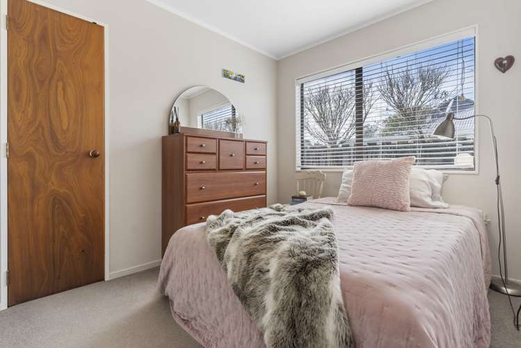 2/8 Enderby Drive Te Atatu Peninsula_8