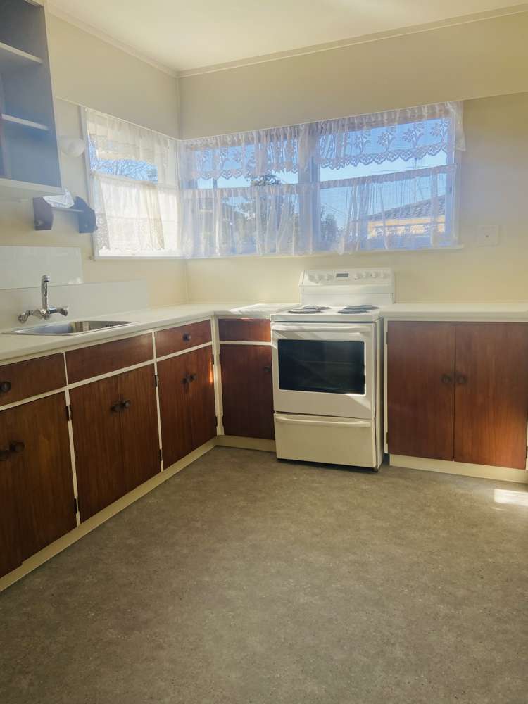 1/8 Russell Road Manurewa_5