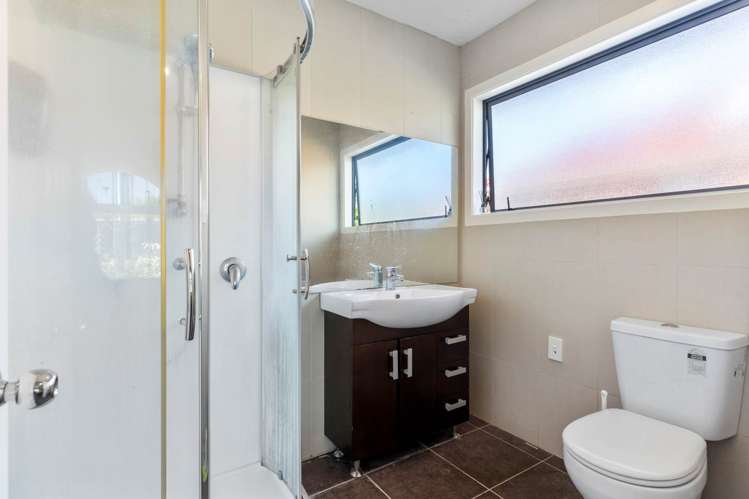 17 Vodanovich Road Te Atatu South_10