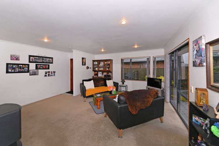 8 Kate Edgar Place Stoke_12