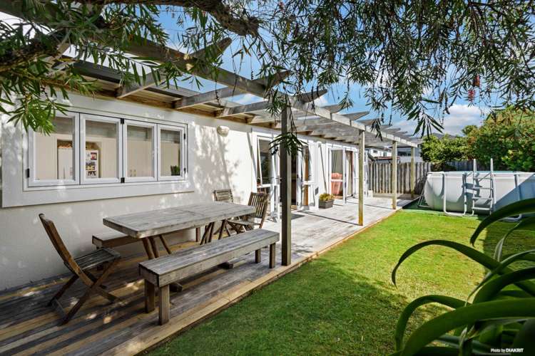 7a Stokes Avenue Te Atatu Peninsula_12