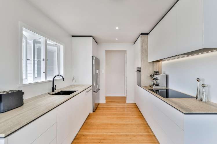 63 Tiroroa Avenue Te Atatu South_6