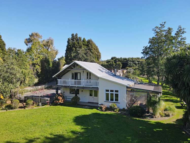 27 Walker Road West_0