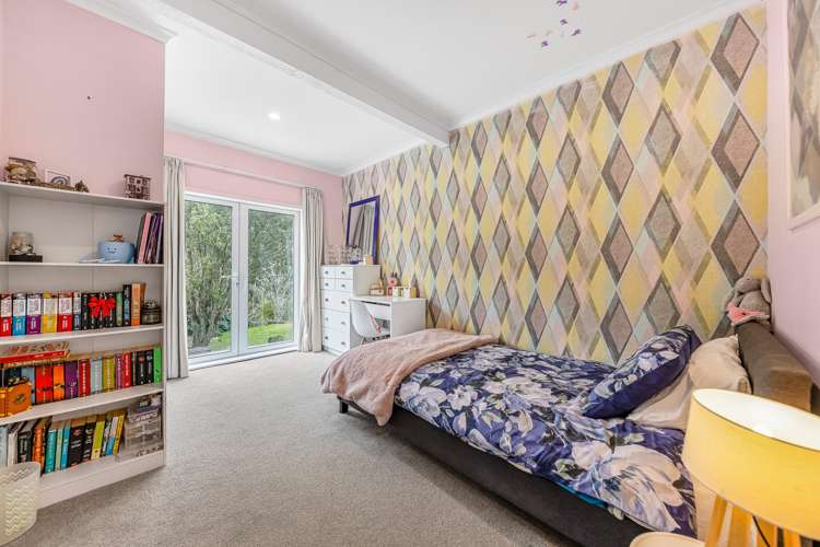 15 Roland Road Greenhithe_13