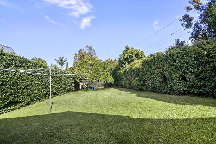 19 Lloyd Avenue Mount Albert_13