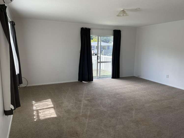 1 Weymouth Grove Wainuiomata_5